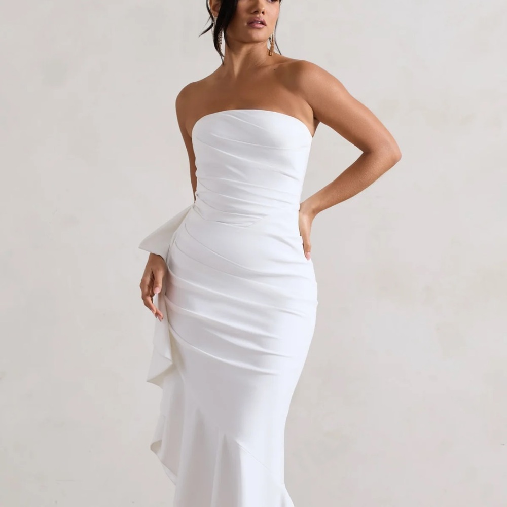 Beautiful white dress - perfect for any bridal events!